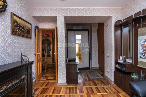 
   Продам 4-комнатную, 109.4 м², Гоголя ул, 6

. Фото 1.