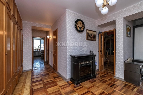 
   Продам 4-комнатную, 109.4 м², Гоголя ул, 6

. Фото 7.