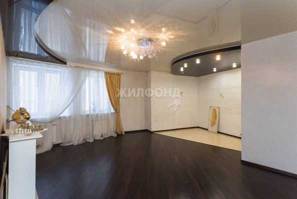 
   Продам 2-комнатную, 57.6 м², Дуси Ковальчук ул, 250

. Фото 11.