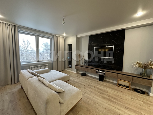 
   Продам 3-комнатную, 83.4 м², Героев Революции ул, 25

. Фото 4.