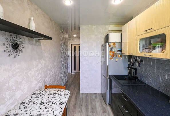 
   Продам 3-комнатную, 59.6 м², Петухова ул, 122/1

. Фото 3.