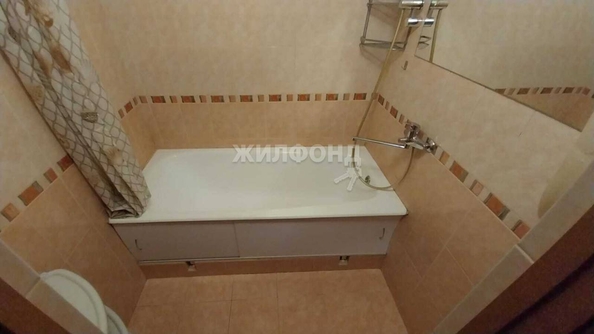 
   Продам 1-комнатную, 38.8 м², Троллейная ул, 138

. Фото 12.