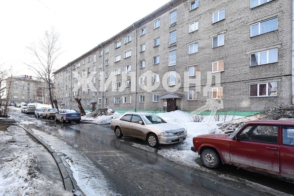 
   Продам 1-комнатную, 12.6 м², Объединения ул, 52

. Фото 9.