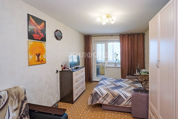 
   Продам 2-комнатную, 43.2 м², Петухова ул, 114

. Фото 1.