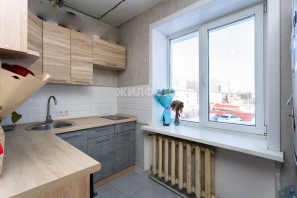 
   Продам 3-комнатную, 63.7 м², 1-й кв-л, 4

. Фото 3.