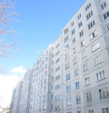 
   Продам 2-комнатную, 52.9 м², Макаренко ул, 19

. Фото 1.