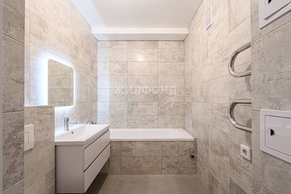 
   Продам 2-комнатную, 37.1 м², Междуреченская ул, 3

. Фото 1.