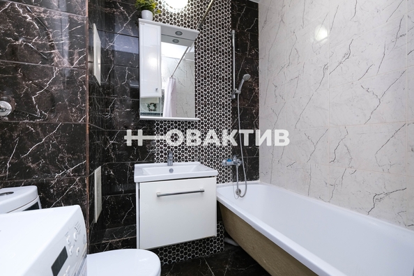 
   Продам 2-комнатную, 46 м², Николая Островского ул, 120

. Фото 19.