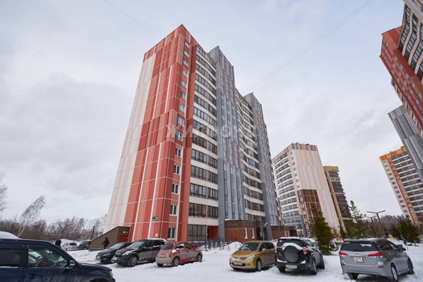 
   Продам 2-комнатную, 55.4 м², Красный пр-кт, 327/3

. Фото 3.