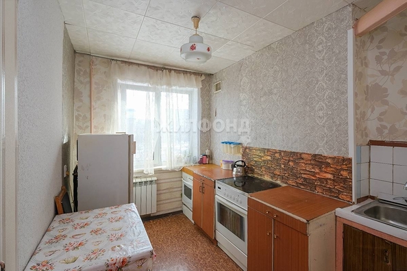 
   Продам 2-комнатную, 42.8 м², Связистов ул, 141

. Фото 1.