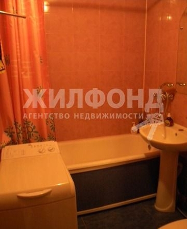 
  Сдам в аренду 2-комнатную квартиру, 37 м², Новосибирск

. Фото 5.