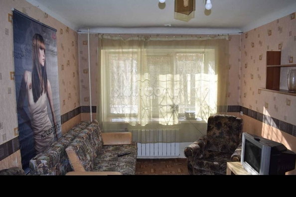 
   Продам 1-комнатную, 30.5 м², Космическая ул, 12

. Фото 1.