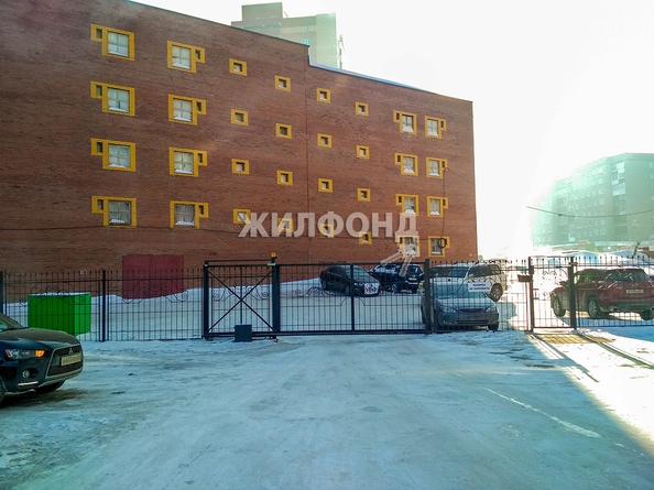 
   Продам 3-комнатную, 81.2 м², Адриена Лежена ул, 15

. Фото 1.