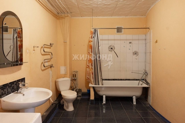 
   Продам 3-комнатную, 116.8 м², Нарымская ул, 20

. Фото 17.