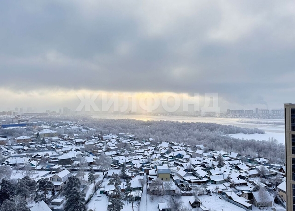 
  Сдается 3-комн. квартира, 85 м², Сухарная ул, д. 101
. Фото 23.