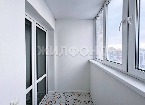 
  Сдается 3-комн. квартира, 85 м², Сухарная ул, д. 101
. Фото 6.