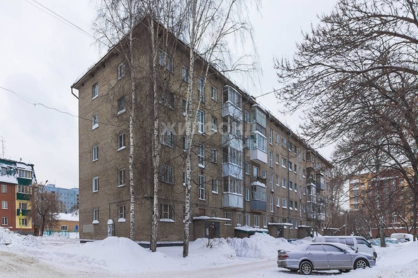 
   Продам 1-комнатную, 31 м², Макаренко ул, 27

. Фото 8.