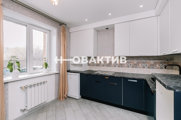 
   Продам 2-комнатную, 55.4 м², Объединения ул, 24

. Фото 8.