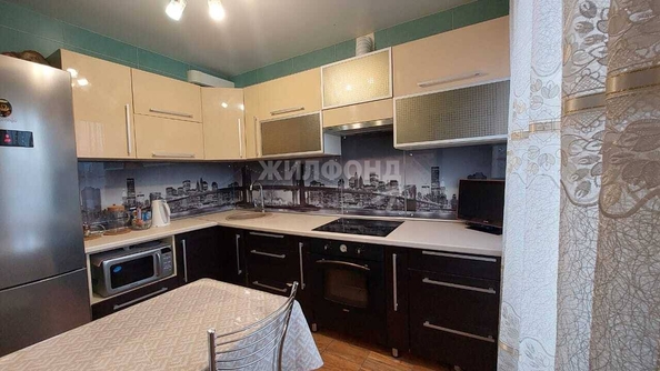 
   Продам 3-комнатную, 60 м², 9-й Гвардейской Дивизии ул, 26

. Фото 1.