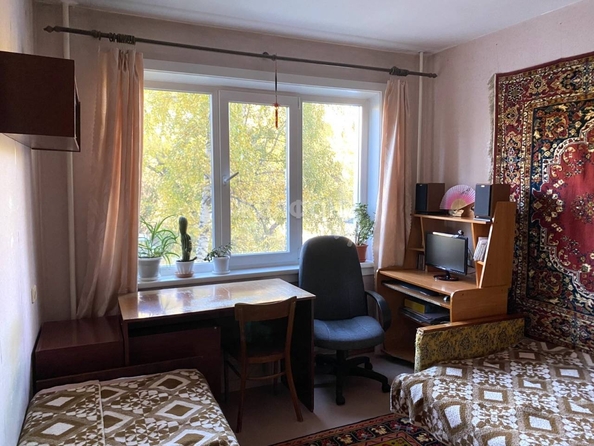 
   Продам 3-комнатную, 59.8 м², Невельского ул, 61

. Фото 3.