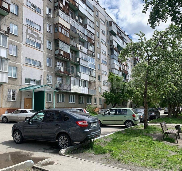 
  Продается 4-комн. квартира, 84.7 м², Троллейная ул, д. 22
. Фото 2.