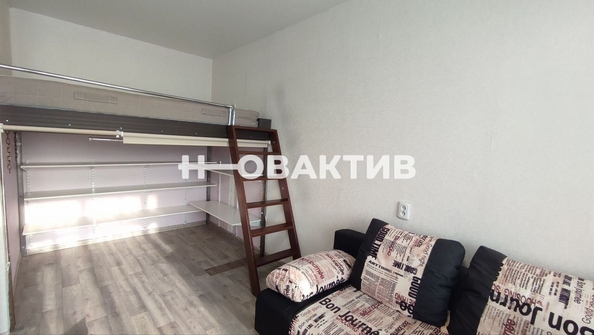 
  Сдам в аренду 1-комнатную квартиру, 35 м², Новосибирск

. Фото 1.