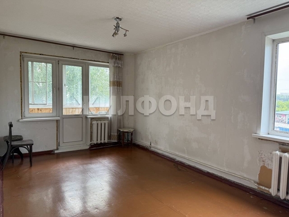
  Продается 2-комн. квартира, 43.2 м², Есенина ул, д. 61
. Фото 2.