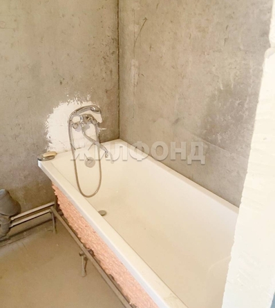 
   Продам 3-комнатную, 56.4 м², Новая Заря ул, 9

. Фото 8.