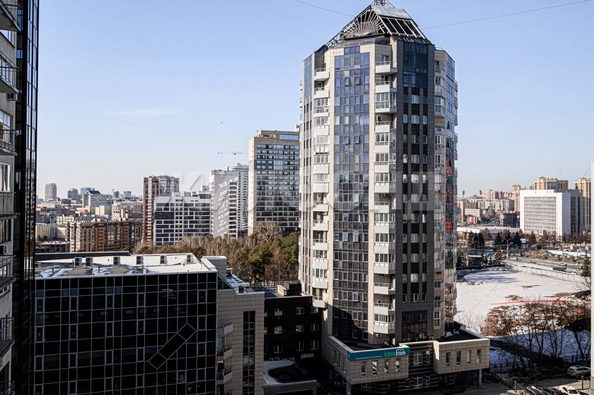 
   Продам 3-комнатную, 116.5 м², Кирова ул, 46

. Фото 23.