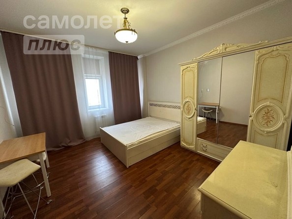
   Продам 3-комнатную, 67.7 м², Кемеровская ул, 24

. Фото 2.