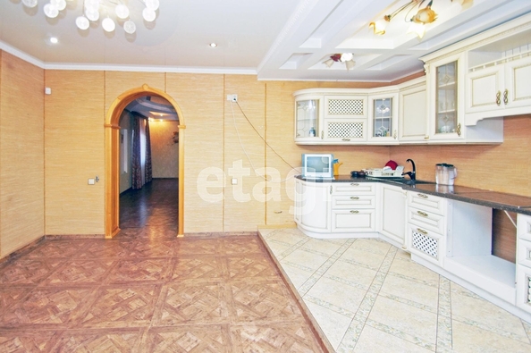 
   Продам дом, 235 м², Омск

. Фото 9.