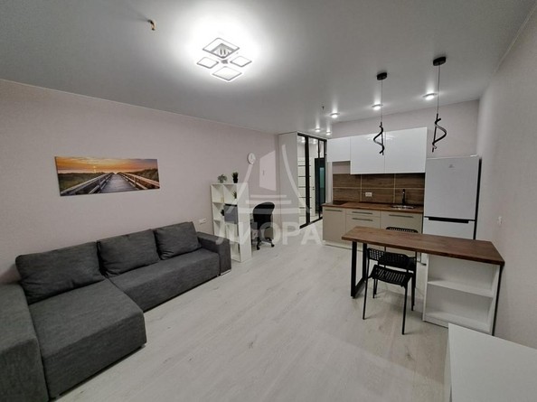 
   Продам 1-комнатный апартамент, 33 м², Маршала Жукова ул, 156

. Фото 1.