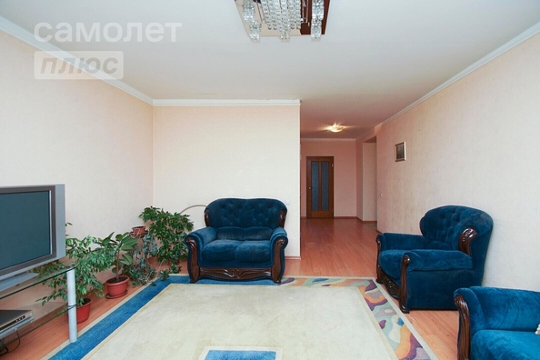 
   Продам 3-комнатную, 98.3 м², Орловского ул, 3

. Фото 3.