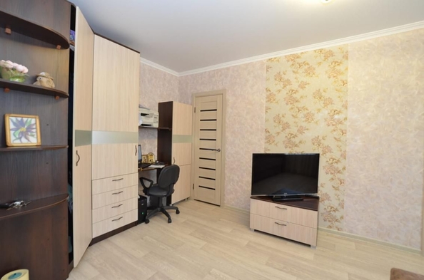 
   Продам 2-комнатную, 40 м², Ленинградская 1-я ул, 1

. Фото 4.