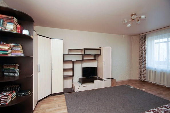 
   Продам 1-комнатную, 37.5 м², Куйбышева ул, 27/5

. Фото 4.