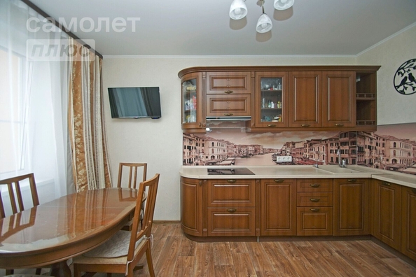 
   Продам 2-комнатную, 80.4 м², Красных Зорь ул, 148

. Фото 5.