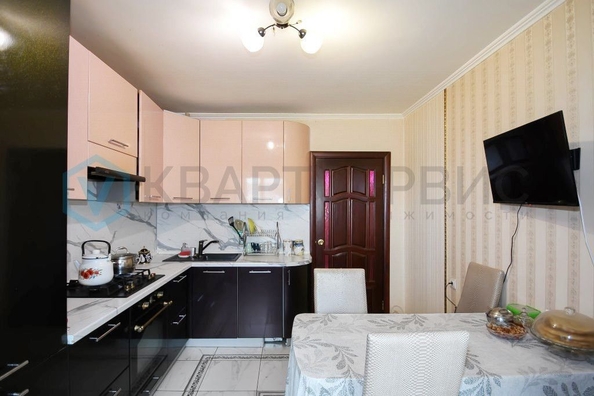 
   Продам 3-комнатную, 83.6 м², Школьный б-р, 3

. Фото 8.