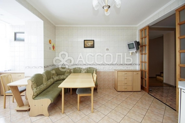 
   Продам 4-комнатную, 156 м², Добровольского ул, 5/1

. Фото 3.