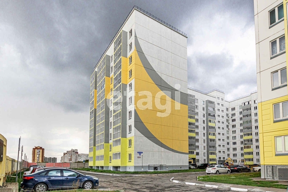 
   Продам 3-комнатную, 86 м², Малиновского ул, 23к2

. Фото 1.