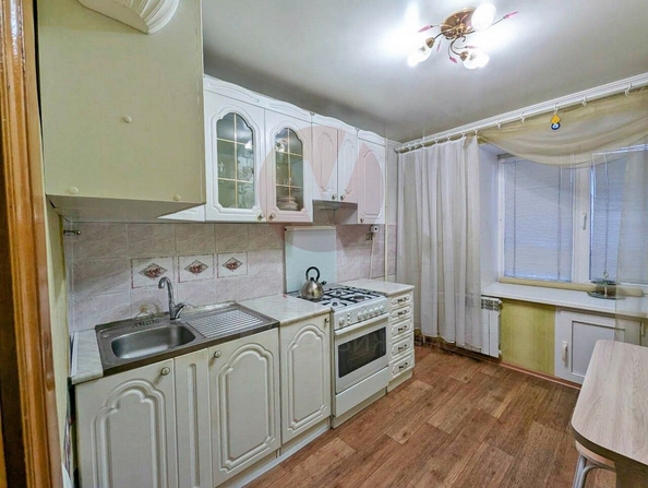 
   Продам 2-комнатную, 49 м², Кучерявенко ул, 7

. Фото 9.