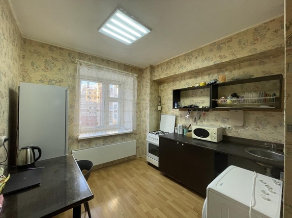 
   Продам 3-комнатную, 63.7 м², Перелета ул, 20

. Фото 2.