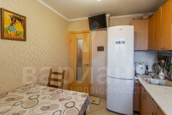 
   Продам 3-комнатную, 71 м², Масленникова ул, 64

. Фото 4.