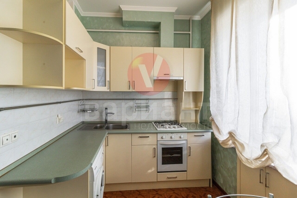 
   Продам 2-комнатную, 56 м², Ивана Алексеева ул, 1В

. Фото 3.