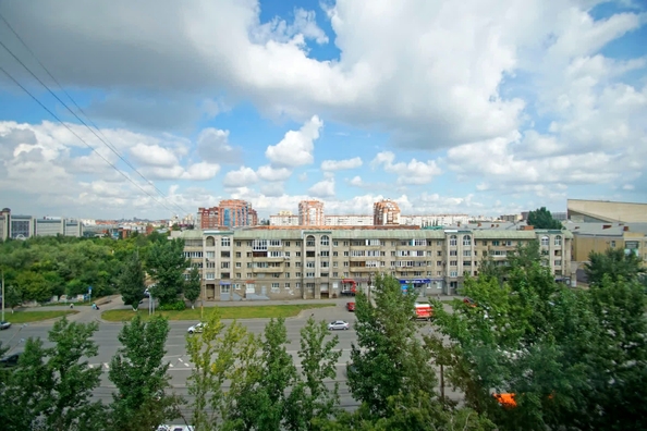 
   Продам 3-комнатную, 59.4 м², Масленникова ул, 60

. Фото 3.