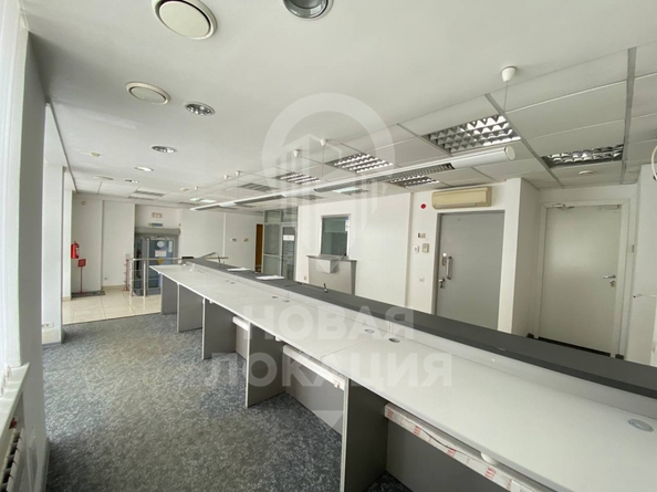 
  Сдается универсальное помещение, 200 м², Карла Маркса пр-кт, д. 17
. Фото 1.