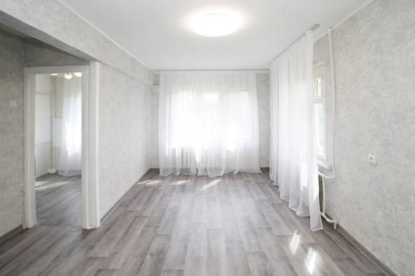 
  Продается 1-комн. квартира, 30.7 м², Молодогвардейская ул, д. 13
. Фото 2.