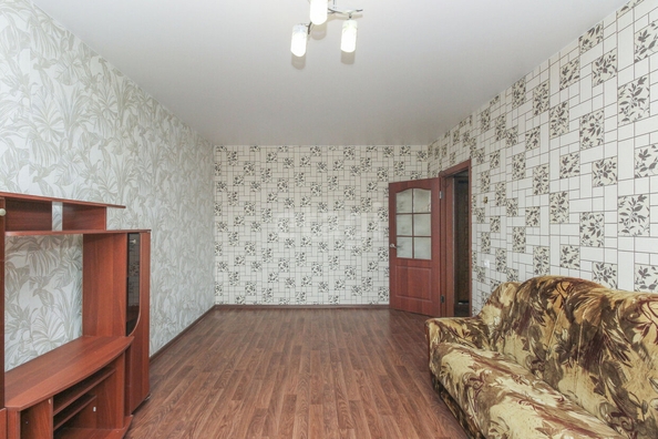 
  Продается 2-комн. квартира, 50.5 м², Ватутина ул, д. 28
. Фото 3.
