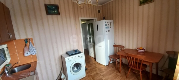 
  Продается 1-комн. квартира, 38.3 м², Омская ул, д. 152
. Фото 1.