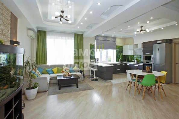 
  Продается 3-комн. квартира, 126.8 м², 10 лет Октября ул, д. 70
. Фото 5.