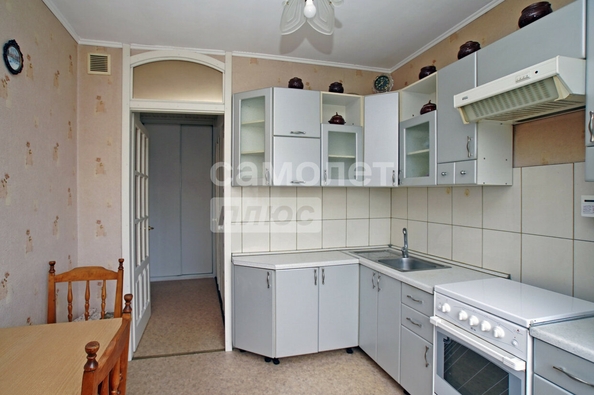 
  Продается 2-комн. квартира, 53 м², 5-й армии, д. 10/1
. Фото 4.